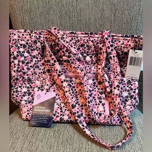 VERA BRADLEY SMALL VERA TOTE
 "LOVE YOU LOTS" VERA TOTE NWT.